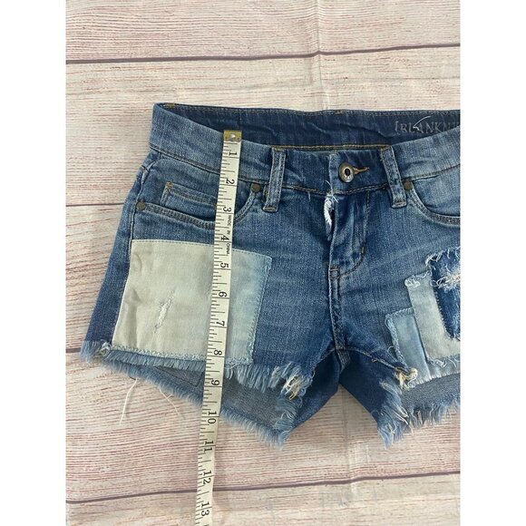 Blank NYC Patch Work Raw Hem Women's Distressed Shorts - 26 - Picture 4 of 12